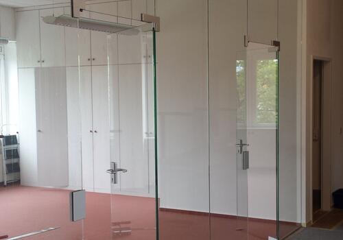 Glas: Trennwände & Türen