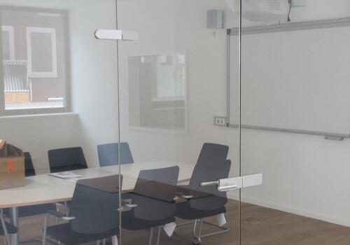 Glas: Trennwände & Türen