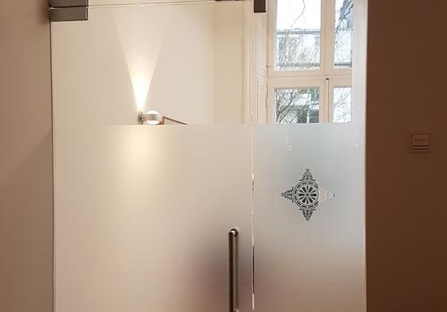 Glas: Trennwände & Türen